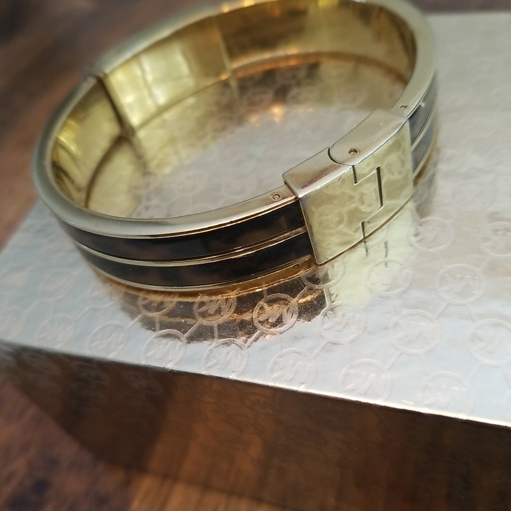 Michael Kors tortoise bangle bracelet - Picture 2 of 3